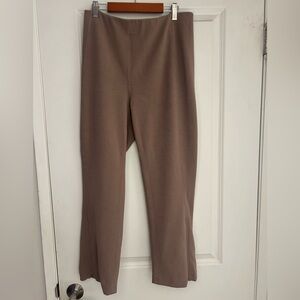 Lululemon Ribbed Softstreme High-Rise Cropped Pant 25" size 10
Taupetastic